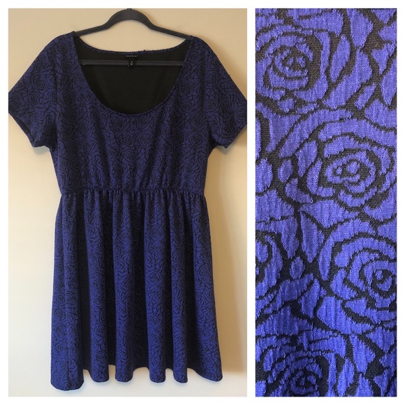 torrid Dresses & Skirts - Torrid 2 Blue Floral Dress